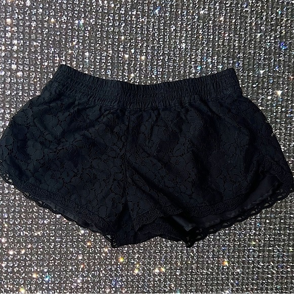 Talula Pants - Talula Aritzia lace shorts black floral flowers booty shorts cute boho fairy y2k